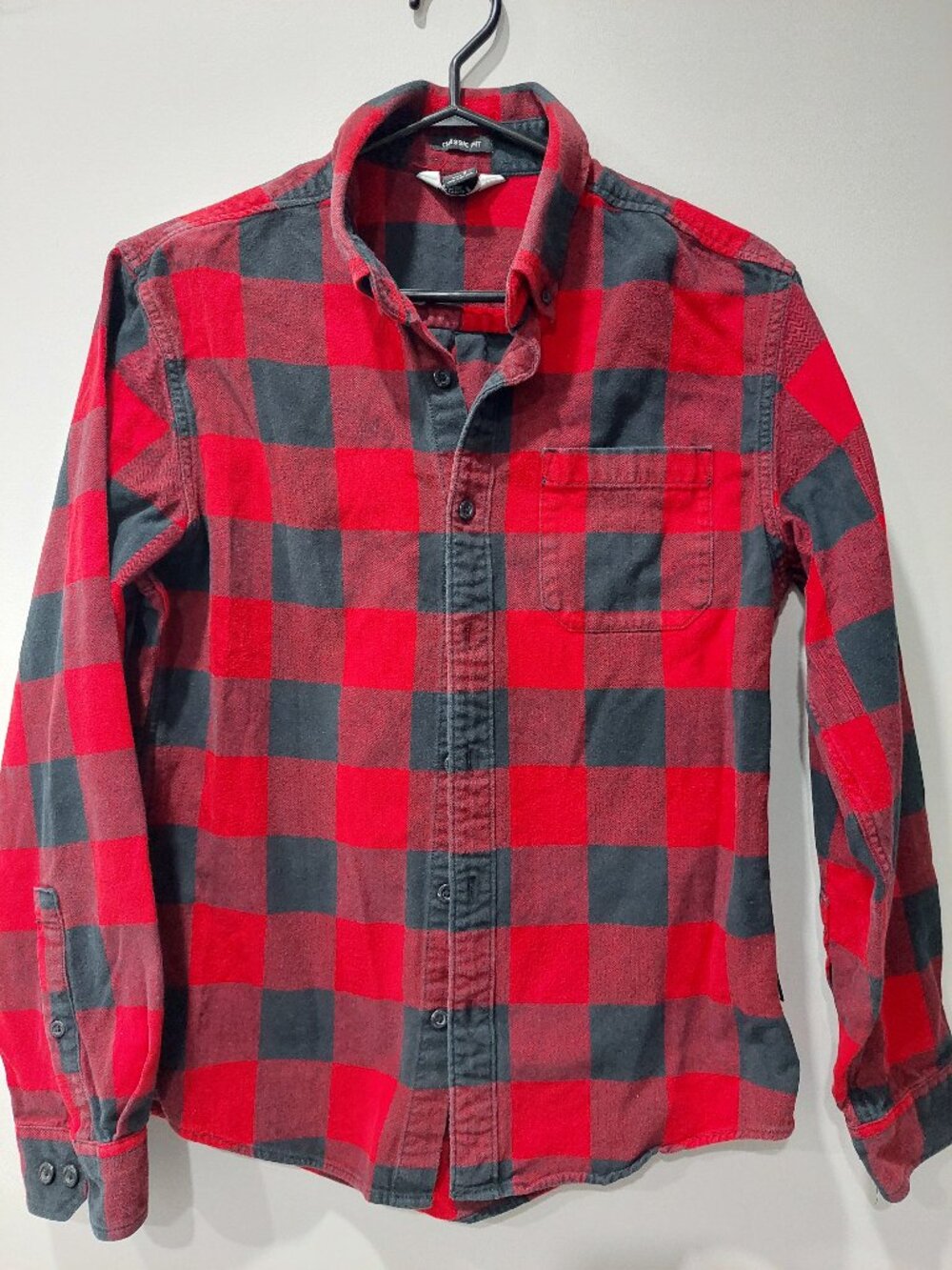 Eddie Bauer Men's Small 100% Cotton Classic Fit Red Plaid Flannel Shirt